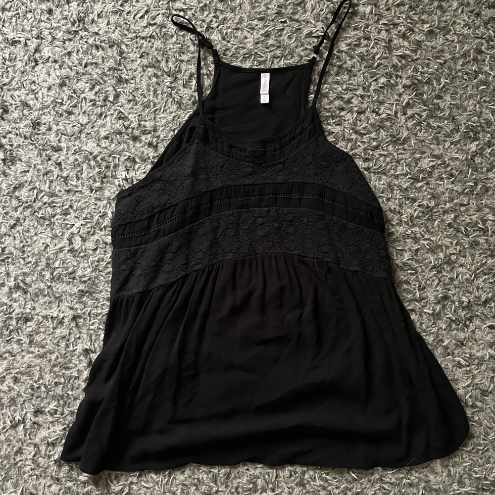 women’s flown tank top